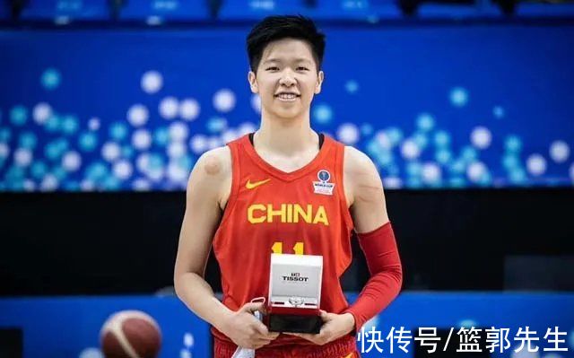 mvp|女篮3连胜，黄思静砍30+7+6！杨毅：罕见，黄完全男子化了