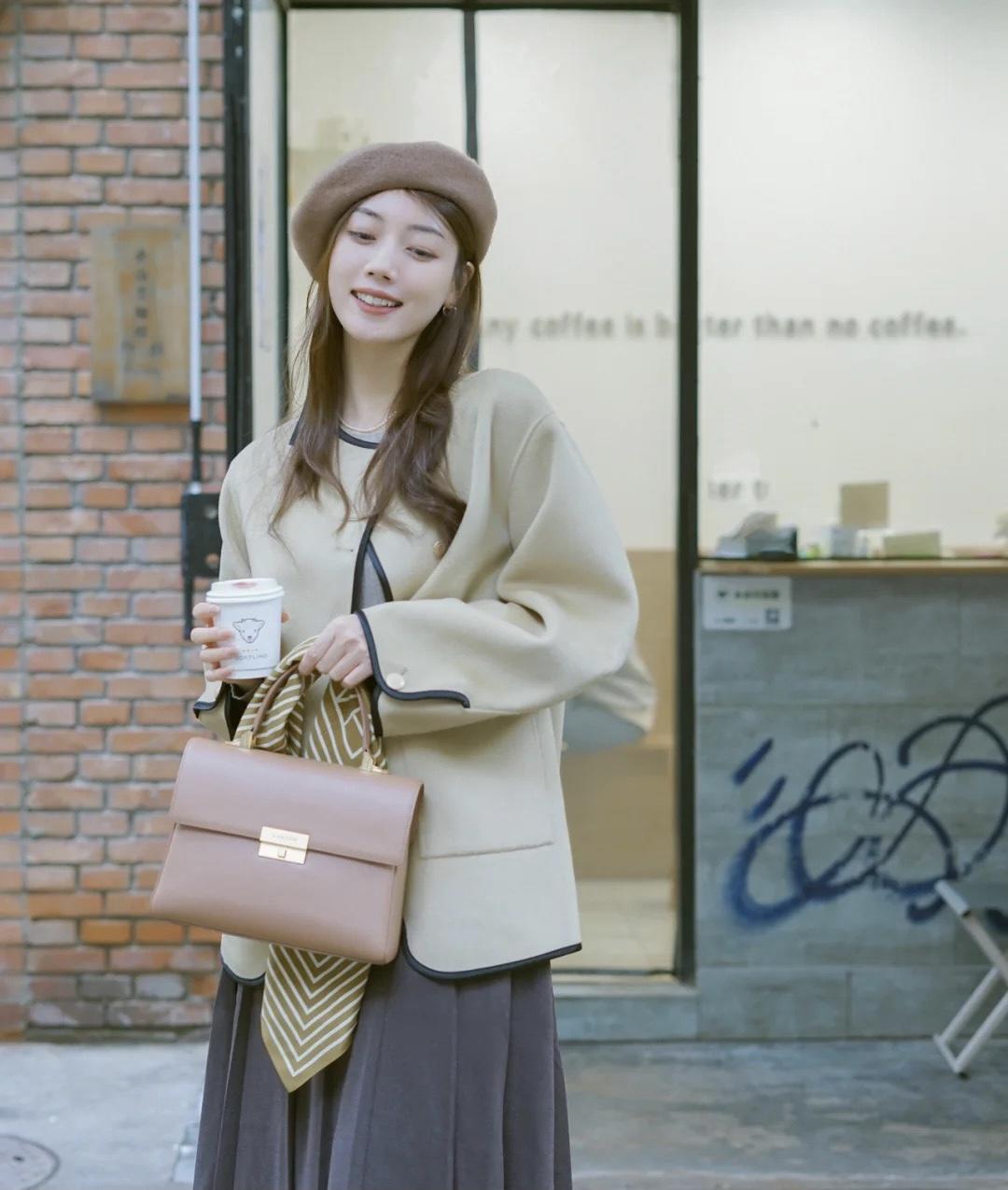 女人味|秋冬,高级感穿搭指南,针织衫搭配半身裙,温柔知性更具女人味!