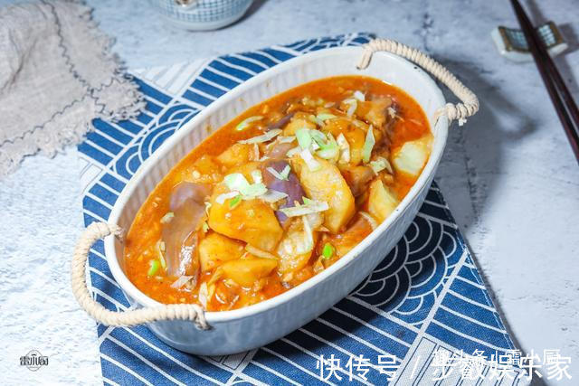 滚刀块|我家最爱的土豆做法，每次做一盘不够吃，开胃解馋，比土豆丝好