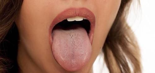 体内湿气|身体2个部位越大,体内湿气越重!祛湿排寒毒:远离3物,坚持4事