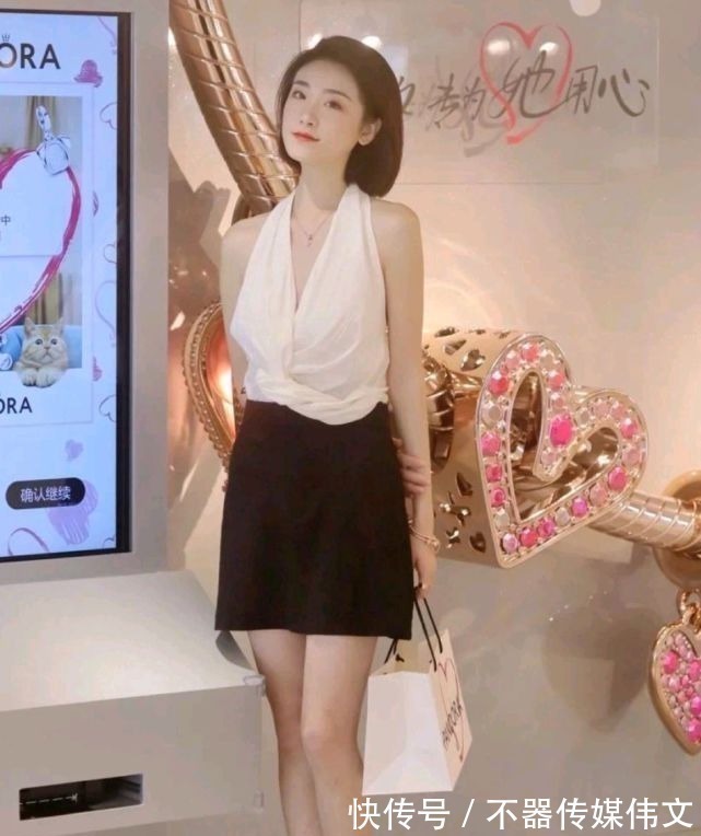 时尚博主 敢穿太重要了,大胆尝试不一样的穿搭风格,演绎美丽的视觉盛宴