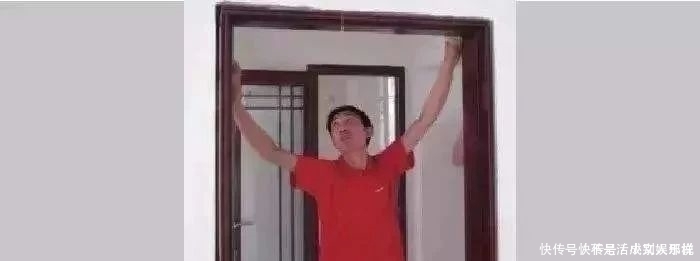 工人|一旦工人把木门装成这样，赶紧让他返工，实在太不专业了