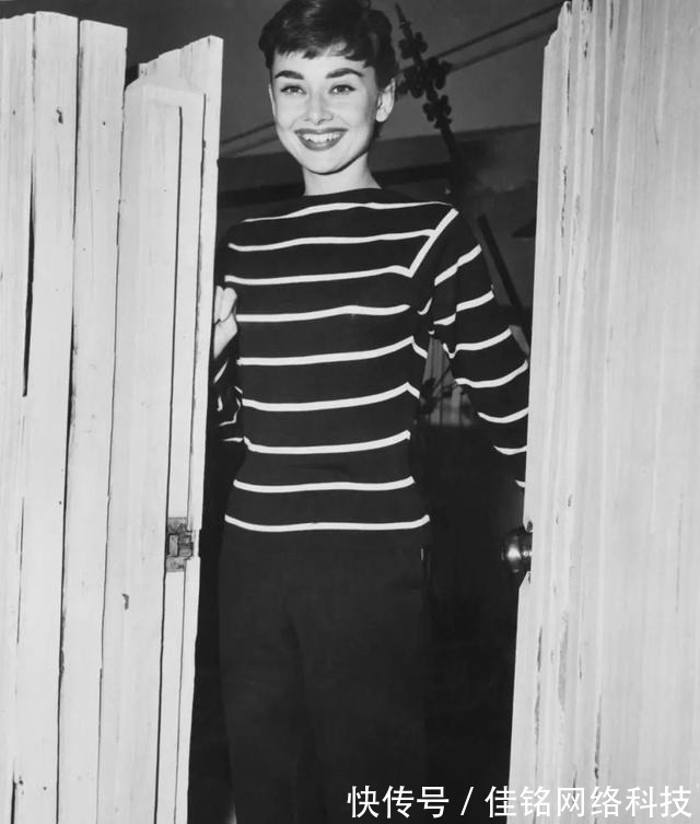 celine 1件针织衫=100套穿搭!这才是秋冬的正确打开方式!