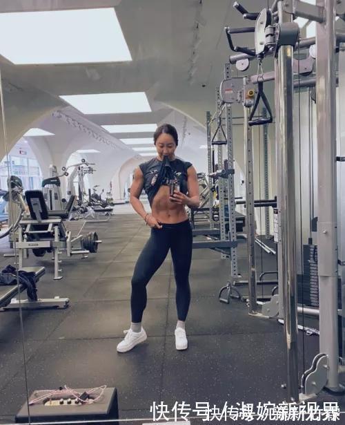 女神|健身女神牟丛，拥有“会跳舞的腹肌”，肌肉型身材太美了