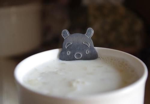  睡眠|睡前喝杯牛奶对睡眠真有好处吗? 今天就给大家科普一下!