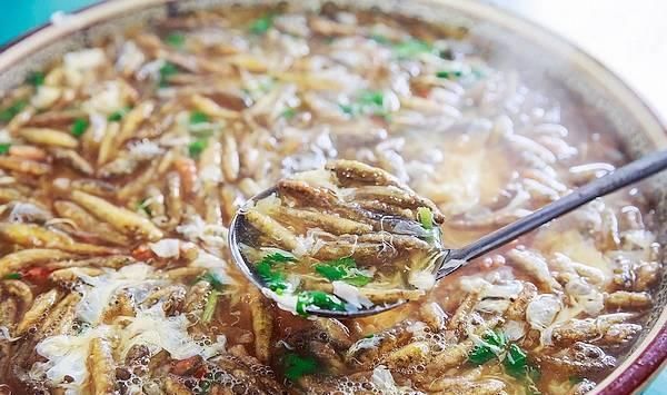 白胡椒粉|河里这种“虎皮纹”小鱼,煮汤比鲫鱼鲜美,如今几乎绝迹