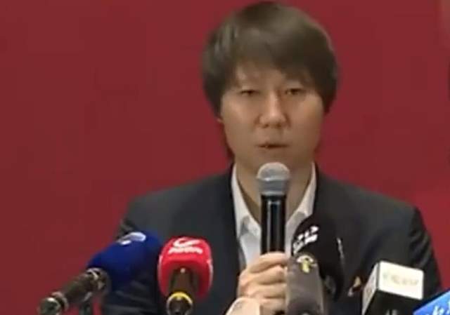 归化|质问李铁！《广州日报》向李铁提出8个问题：个个直击要害！
