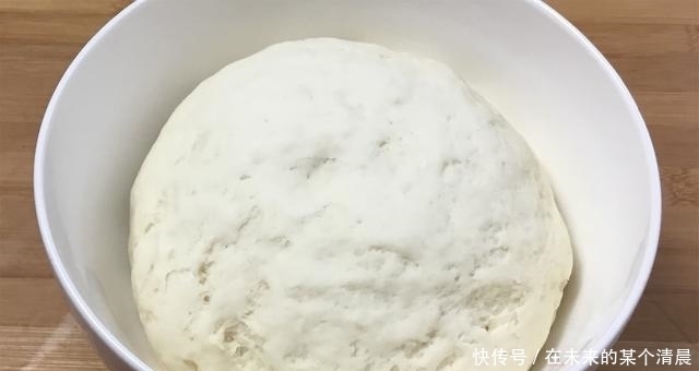 老阿姨做馒头,只放酵母就错了,教你正确做法,馒头又香又软