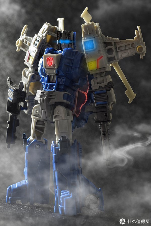 开箱|赛博坦星球万岁 大黄蜂IP定制版 雷神911ZERO游戏本开箱
