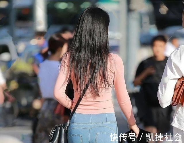 曼妙 身材微胖女士的穿搭,坚持以“束腰”为核心,曼妙身姿不远了!
