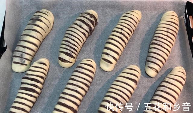 面包机|在家也能复刻的桃李毛毛虫面包,干净卫生,最重要的是,成本极低!