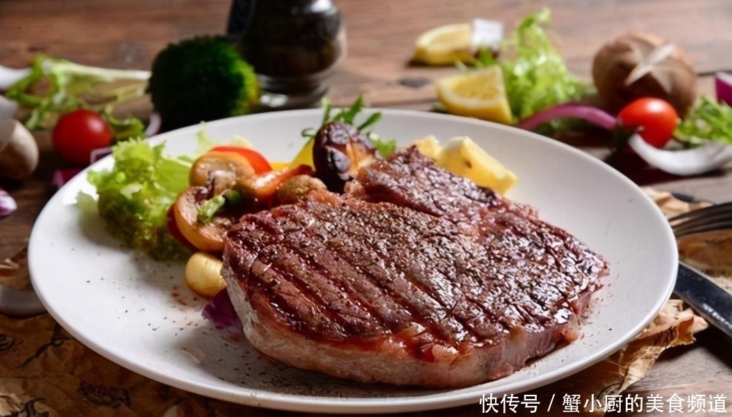 牛排|同样是牛肉,为什么进口的牛肉可以煎牛排?而中国的牛肉却不可以