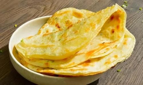 面点师|怎样烙饼才能不硬？关键在于和面，面点师教你1招，凉了也不硬