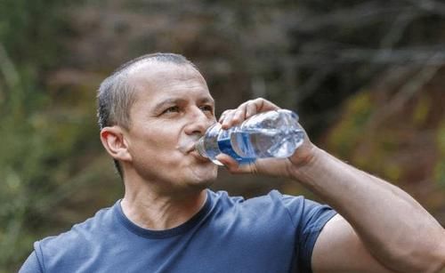 活动度|经常走路可以长寿吗？医生：过了50岁，坚持做3件事比运动还重要