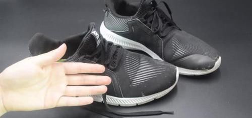 赶紧在窗台放一根蜡烛,用途太厉害了,解决了很多家庭困扰的烦恼