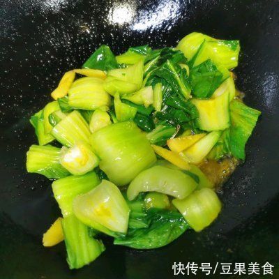 青菜炒蚌肉你这么做，好吃到停不下来