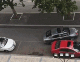 |搞笑GIF:妹子头发长就是优势多多啊,口罩都省了呢