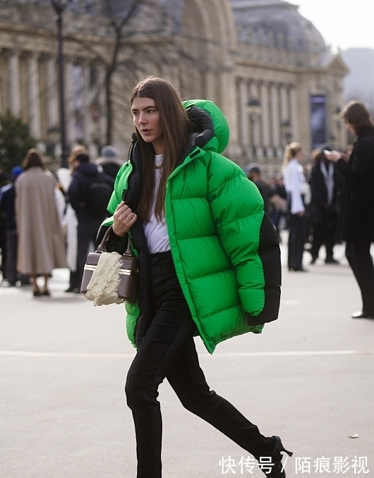 风度 冬天太适合穿羽绒服了,可如何才能兼顾风度温度?这些方法要知道