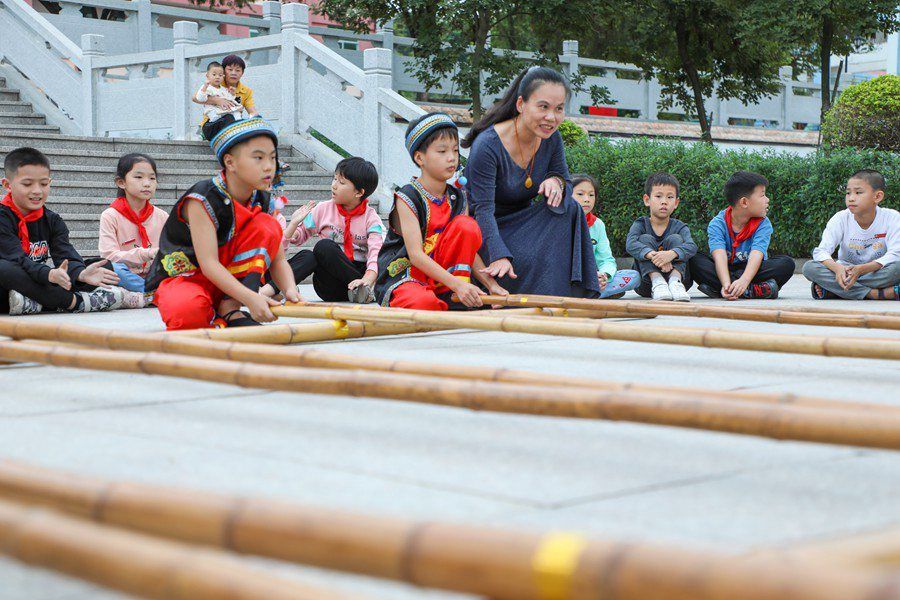 竹竿舞&福建南靖：竹竿舞颂党恩