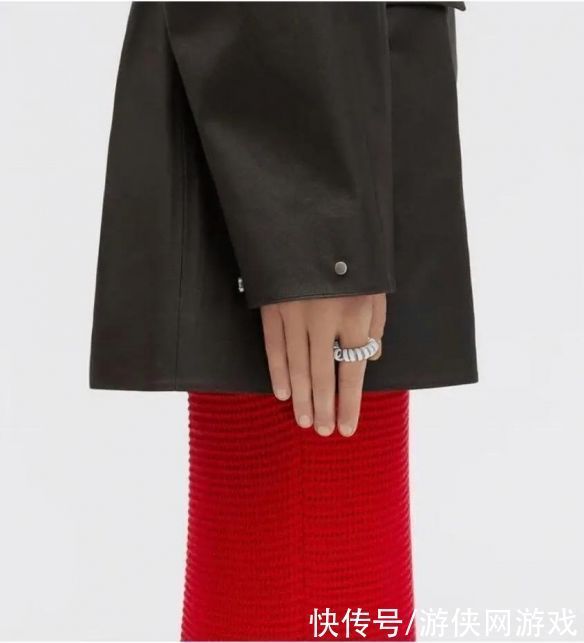 天价|一根电话线1万5?国外奢侈品牌推天价项链惹网友吐槽