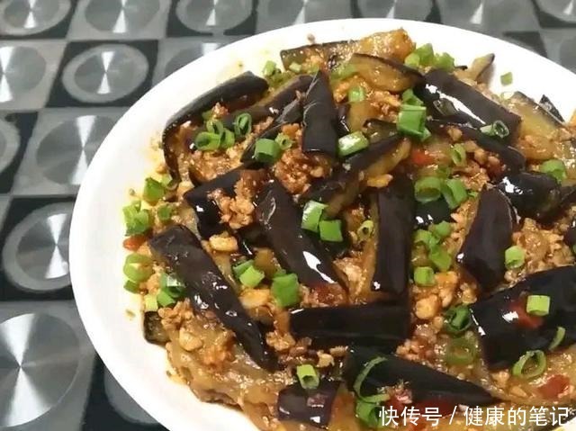 拿肉都不换的鱼香茄子做法，制作简单明了，看着就很香！