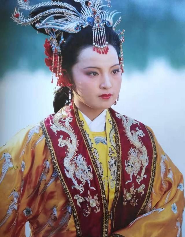 迎春|红楼梦迎春死后,暴露出贾元春的一大尴尬