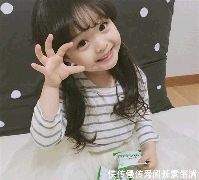 名字|4岁女孩在商场和父母走散,当她说出爸爸名字后,民警笑翻了