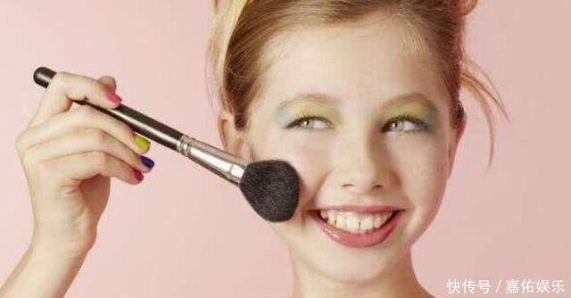 妈妈的化妆品总是不翼而飞,查看女儿书包后,眼前的一幕哭笑不得