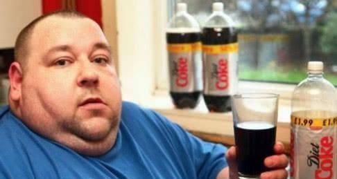 可乐|一瓶可乐里到底有多少糖看完实验,默默地倒掉了我的肥宅快乐水