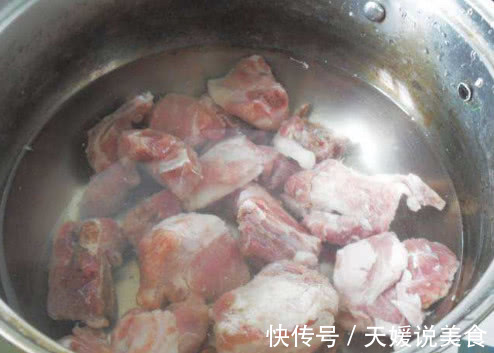 排骨焯水前要注意这点，多加这一步，保证脏东西和血水全跑出来