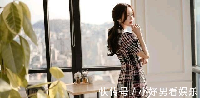 条纹|娃娃领条纹亚麻连衣裙，俏皮又成熟的穿搭！