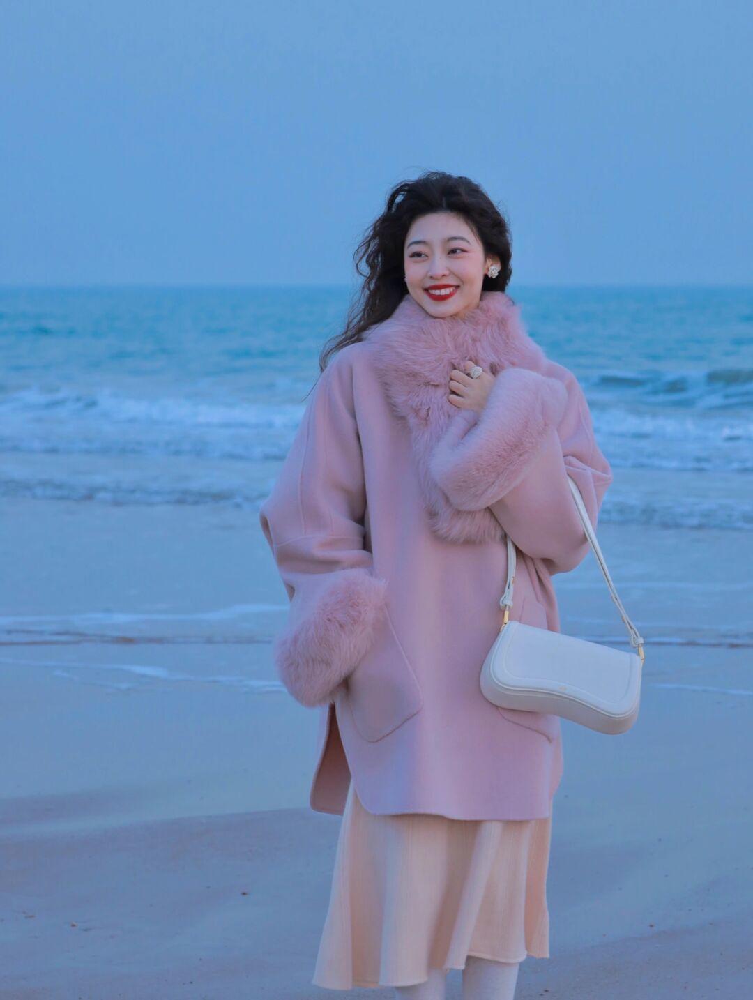 减龄感 普通人怎么把“大衣”穿出高级感?看看这些博主的搭配,优雅精致