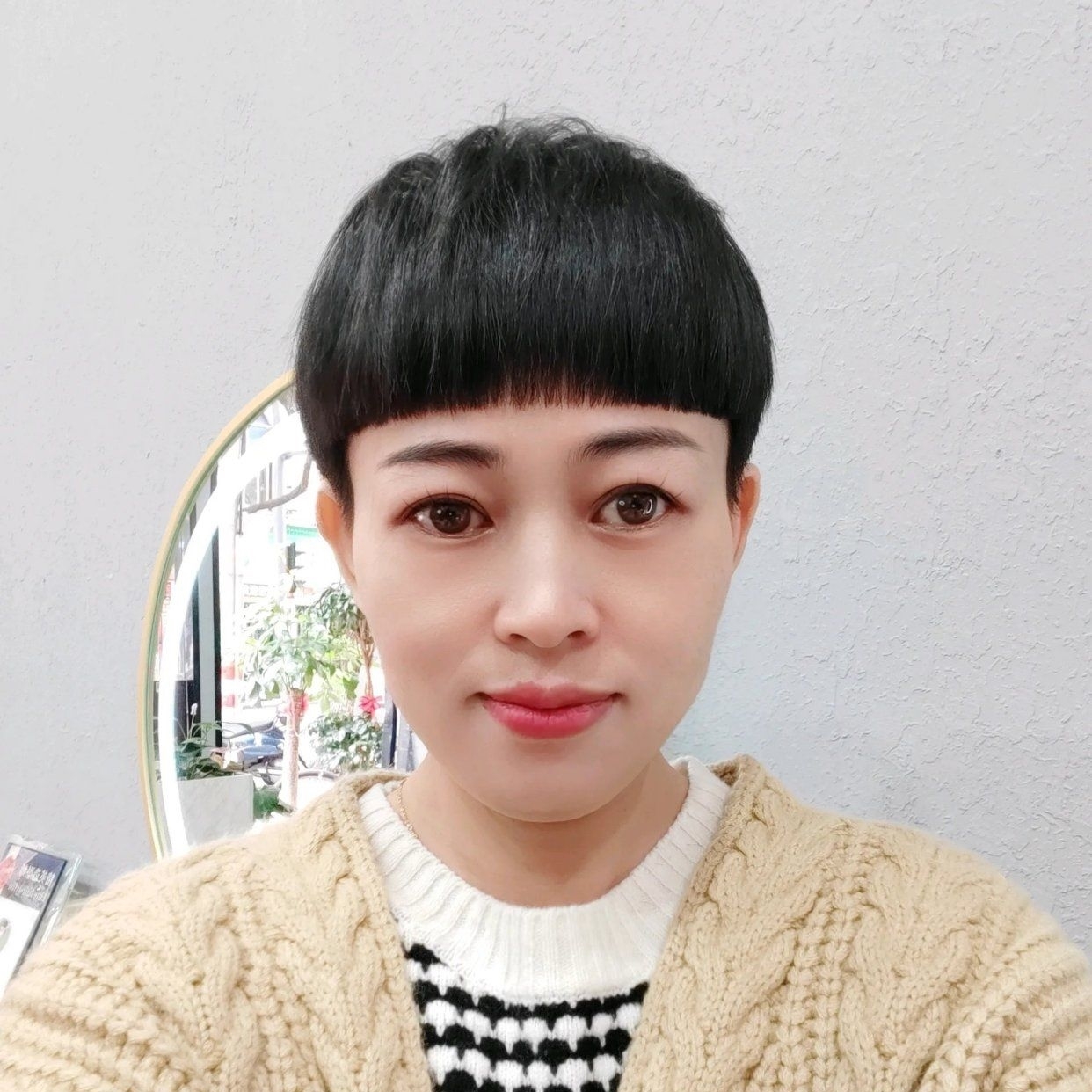 时尚 今年年底发型怎么剪?全头卷齐刘海狼尾发都不错,精选15款任你挑