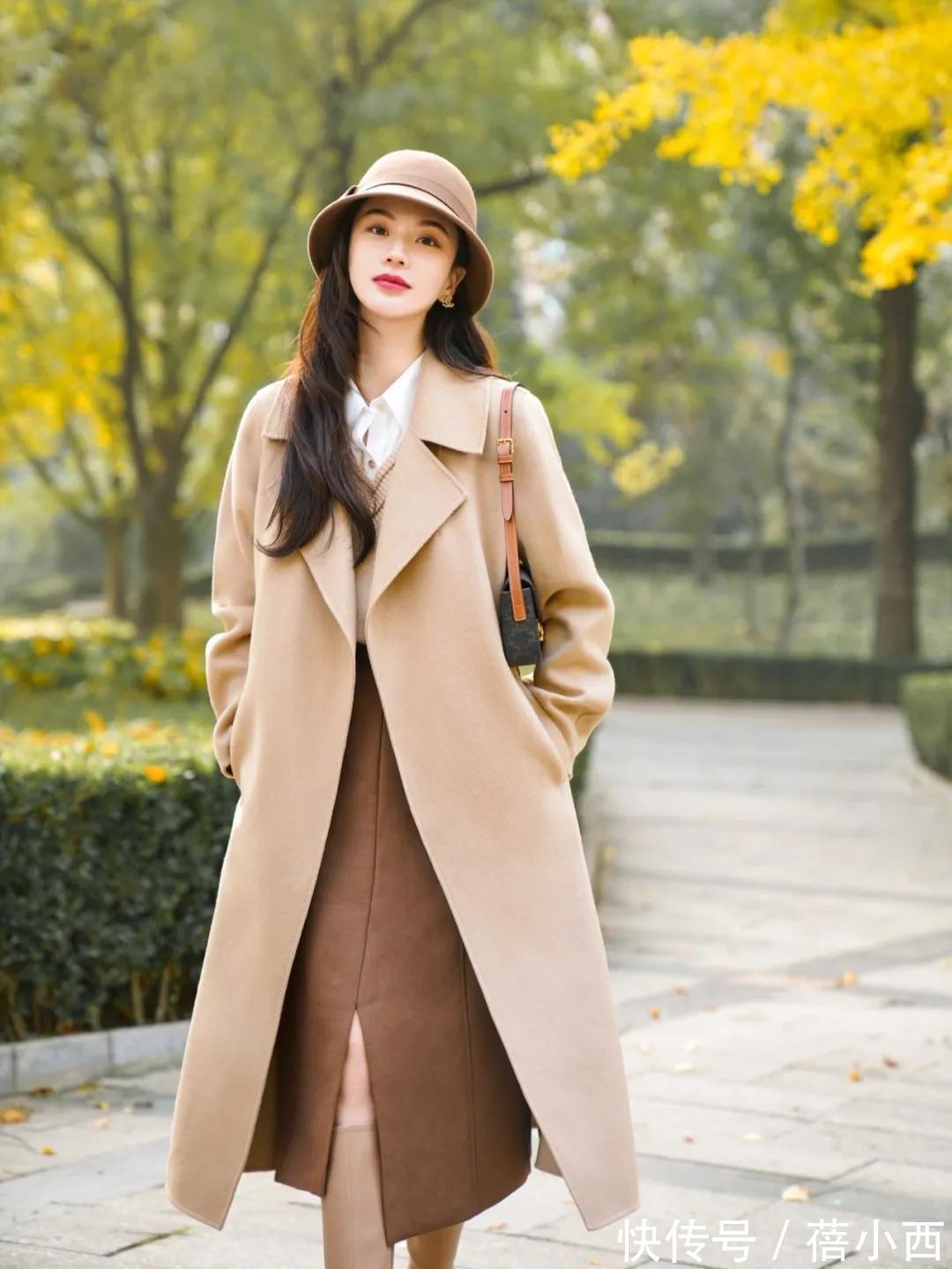 博主|穿大衣,不一定要配小黑裤才好看,搭配“半身裙”更时髦上档次