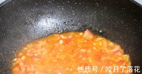 简单一炒十分钟就出锅，酸甜可口，不用担心剩米饭吃不完了！