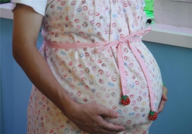 体质|胎儿发动时,先见红还是先破水,顺序不同暗示着宝宝体质差别大