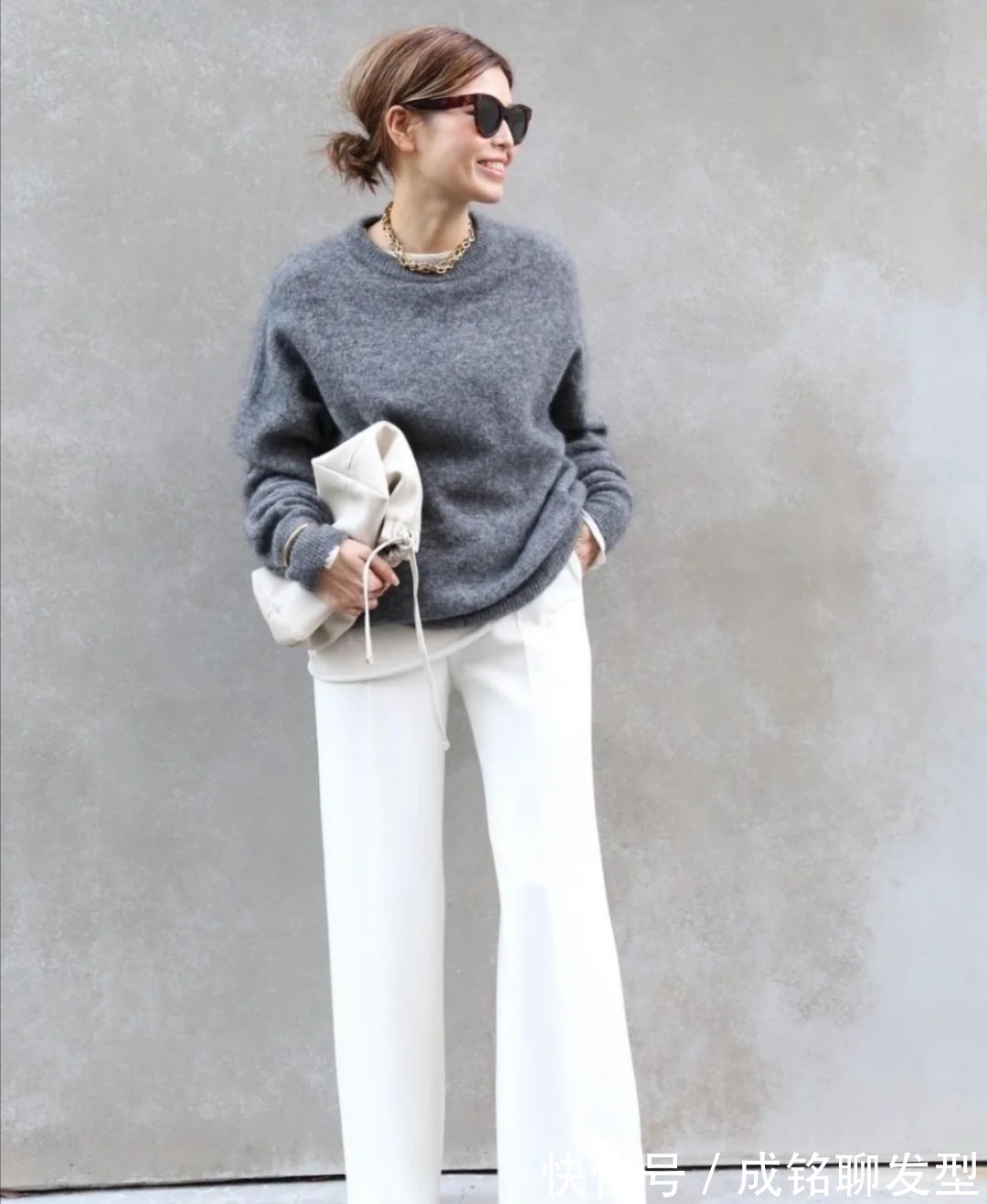 紧身裤 这才是适合50+女性的打扮!简单时尚不扮嫩,优雅老去才是自然