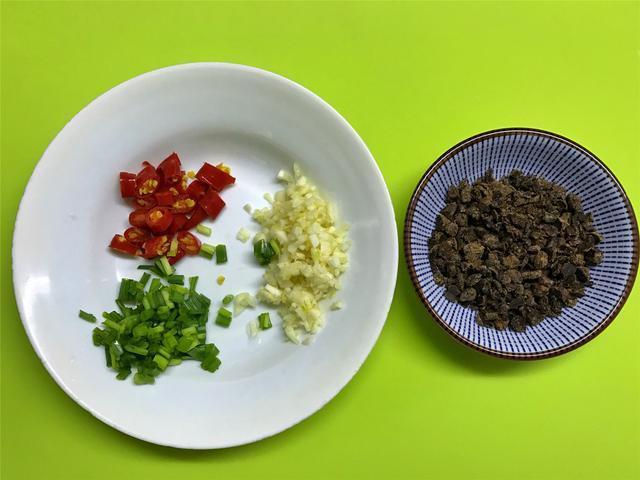 排骨不煮不炖不炸,教你秘制做法,嫩滑多汁入味,好吃不上火