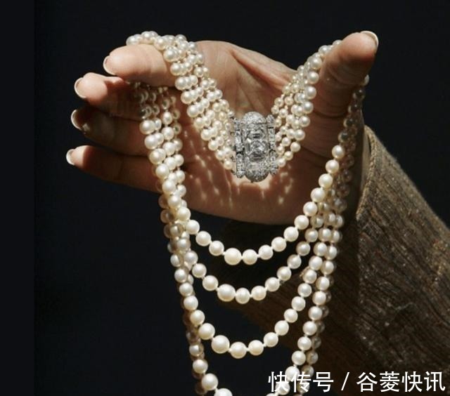 珍珠项链&玛格丽特对此五股项链情有独钟,四次出现在生日肖像中,厉害了!