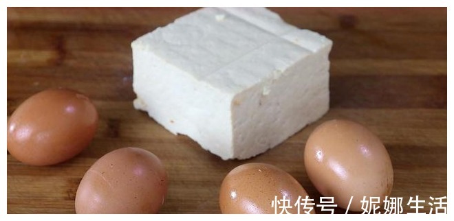 豆腐丁|1块豆腐，4个鸡蛋，独特吃法，一上桌就抢吃光，快试试吧