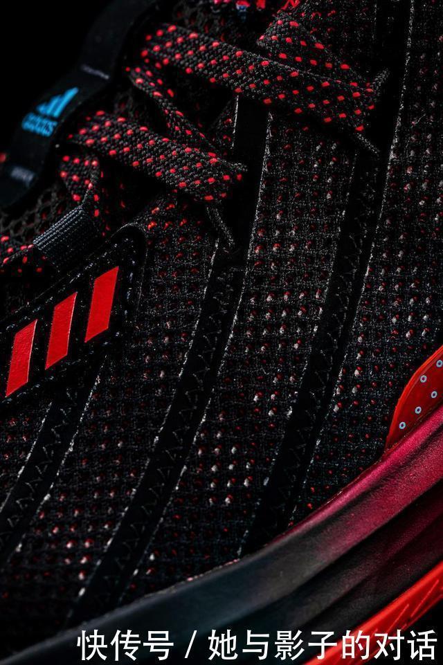 d鸳鸯撞色+裸眼3D!上脚这双鞋,谁都忍不住多看两眼