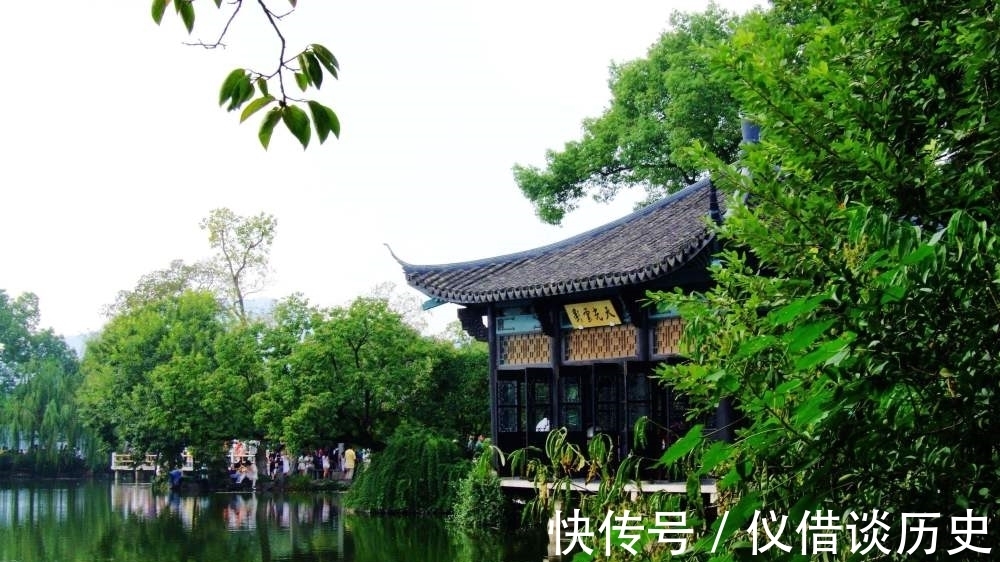 诗人|白居易的一首《钱塘湖春行》，全诗短短56个字，令人心旷神怡