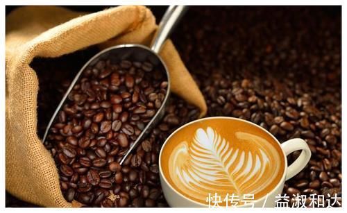 经血|女性月经期间，就算再喜欢，这四种水也都别碰，否则子宫会很遭罪