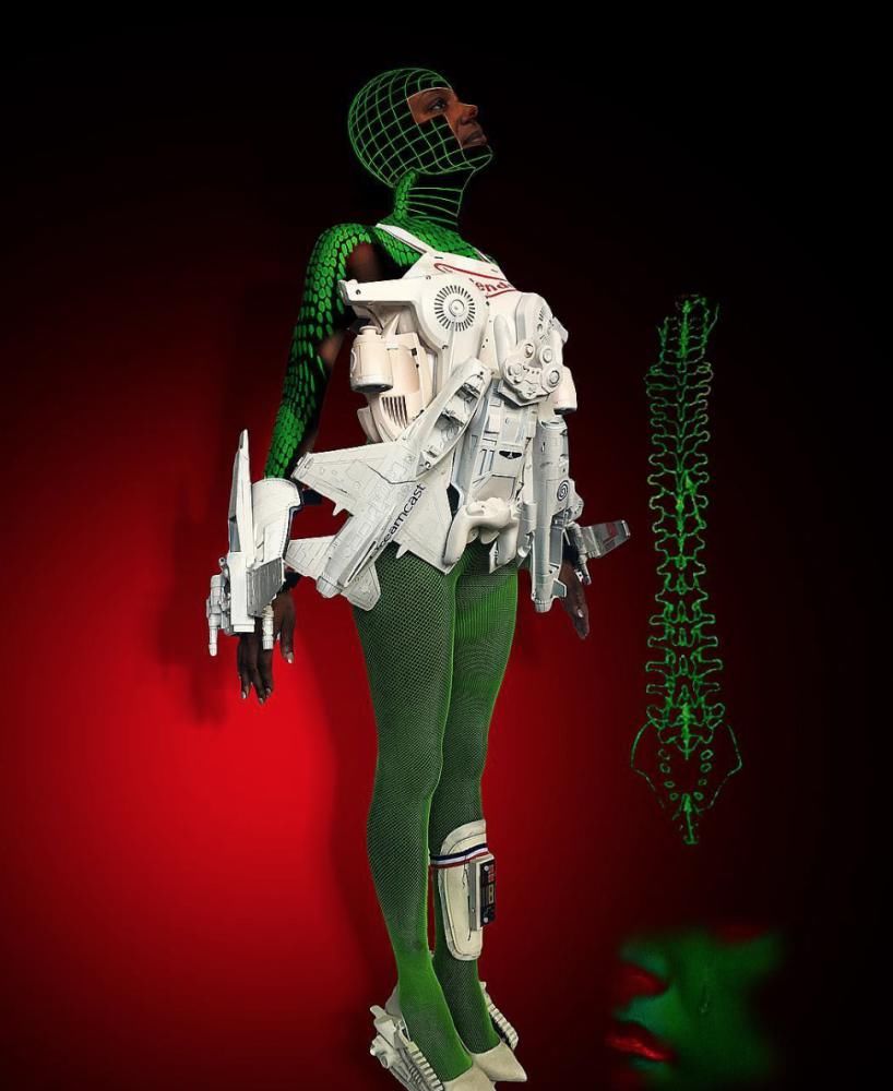 他把小时候偷看到的东西变成了今天的时尚