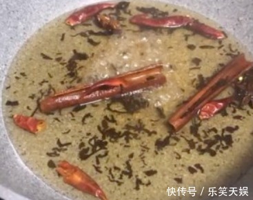 煮茶叶蛋,别只会放茶叶!老师傅教你秘诀,鸡蛋香气四溢又入味