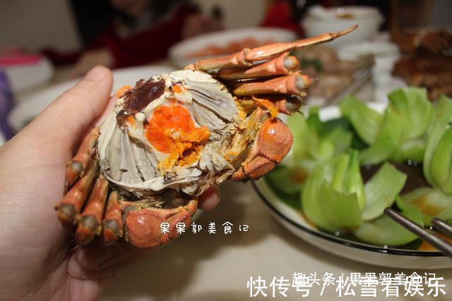 没回娘家,没回婆婆家,和女儿两个人,在异乡的一顿年夜饭,心酸