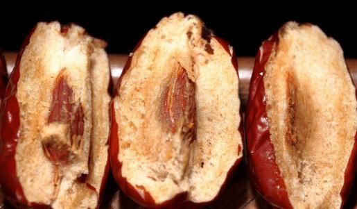 干红枣|被硫磺熏过的红枣，有几处不同，买前仔细挑选，贪小便宜吃大亏！