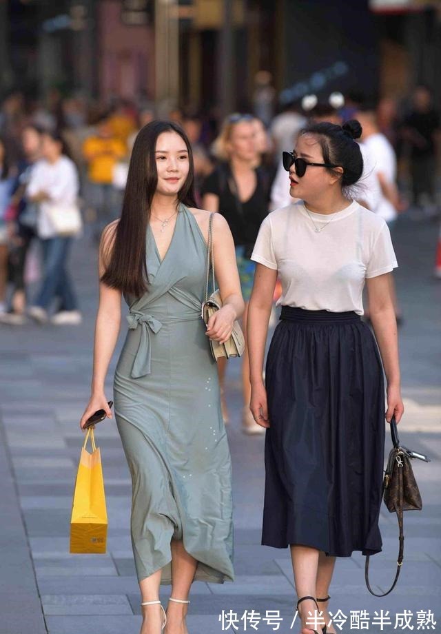 穿搭 富有活力的包臀裙穿搭显得时尚有风格，气质十分出众，又仙又美！