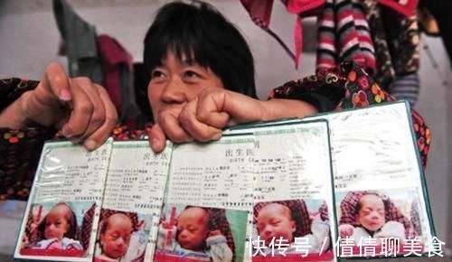 夫妻俩|头胎生双胎,二胎又喜得四胎,夫妻俩带6娃逛街造就独特风景线