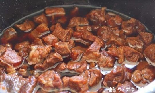 牛排|同样是牛肉，为什么煎牛排只需5分钟，炖牛肉却需几小时！